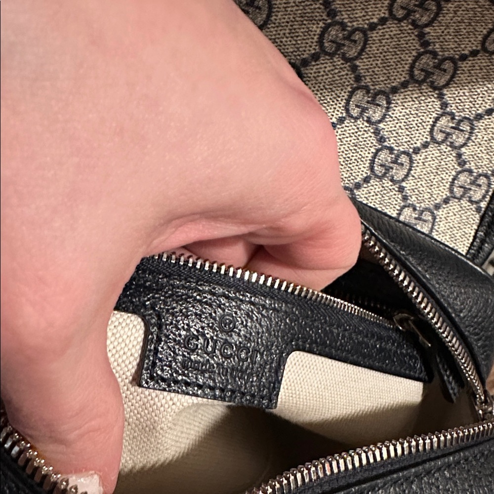 Gucci monogram crossbody - Picture 9 of 14